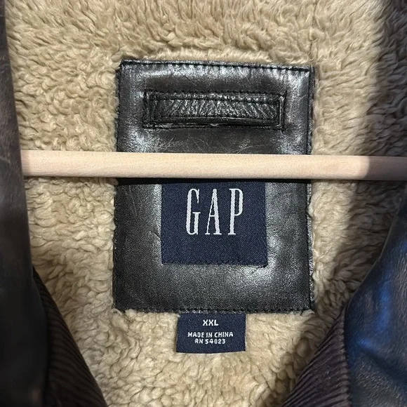 GAP Brand VINTAGE. Mens Size 2XX Genuine Leather Bomber Jacket Like New! - Picture 2 of 16